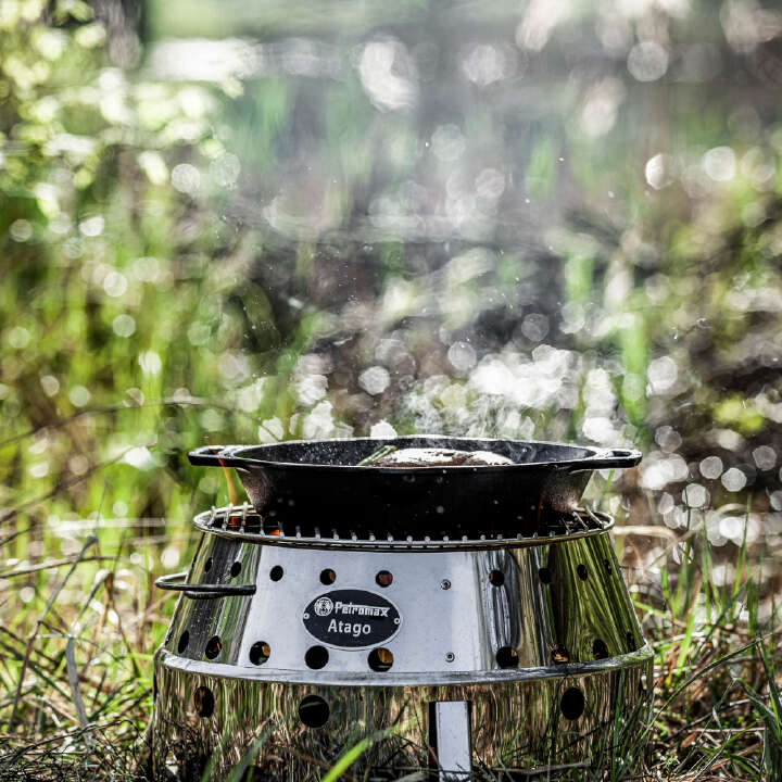 Petromax Grill-Feuerpfanne GP30H mit zwei Henkeln